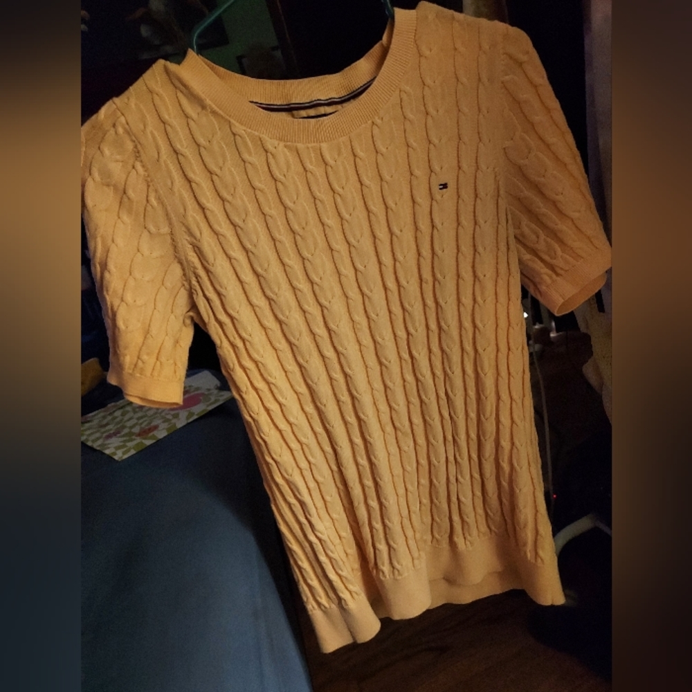Yellow short sleeved sweater